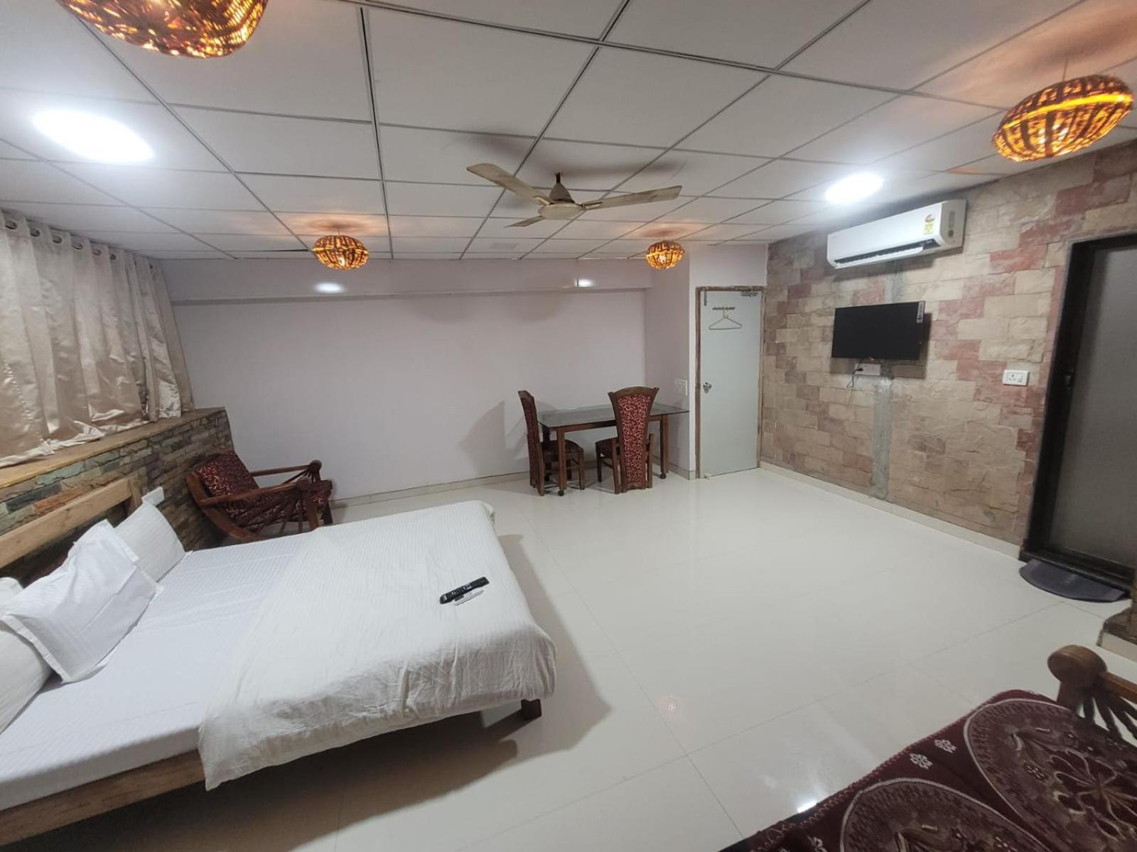 مومباي Agrawal Bhavan Budget Stay Only For Indians المظهر الخارجي الصورة
